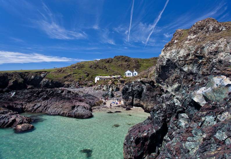 Kynance Cove - crystal clear water and beach cafe